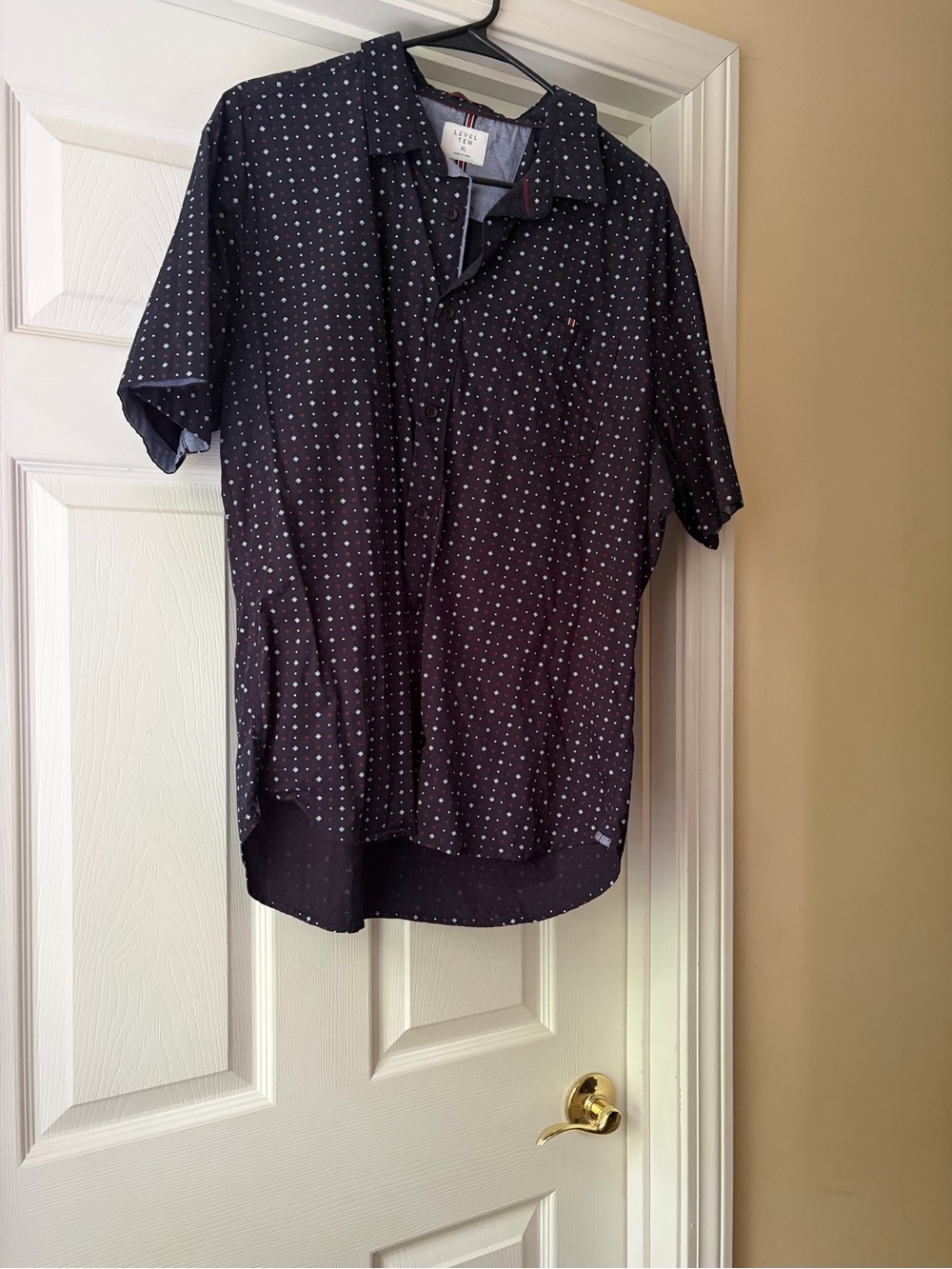 Club Room Black Short-Sleeve Button-Down with Small White & Red Dots